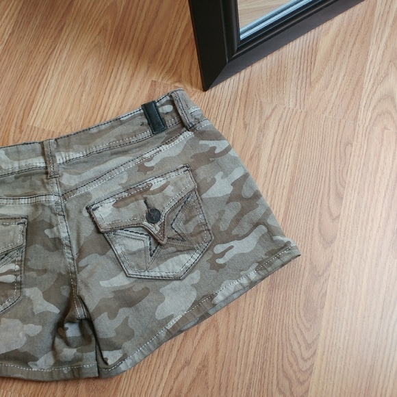{ People's Liberation } "Army" Shorts - Picture 5 of 6